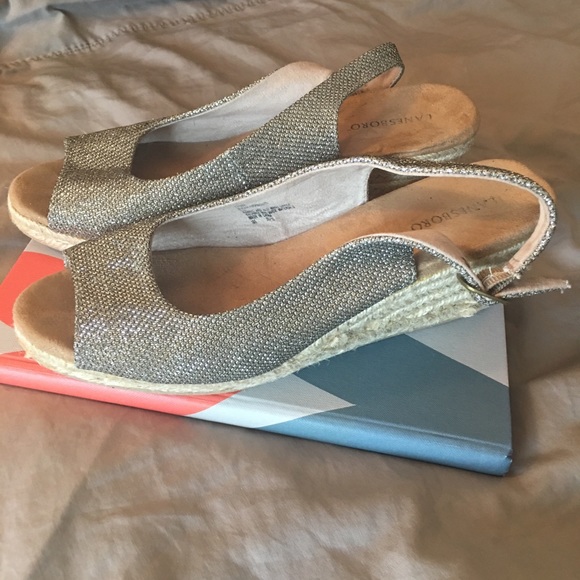 J. Crew Factory Shoes - Straw wedges LANESBORO Size 8m